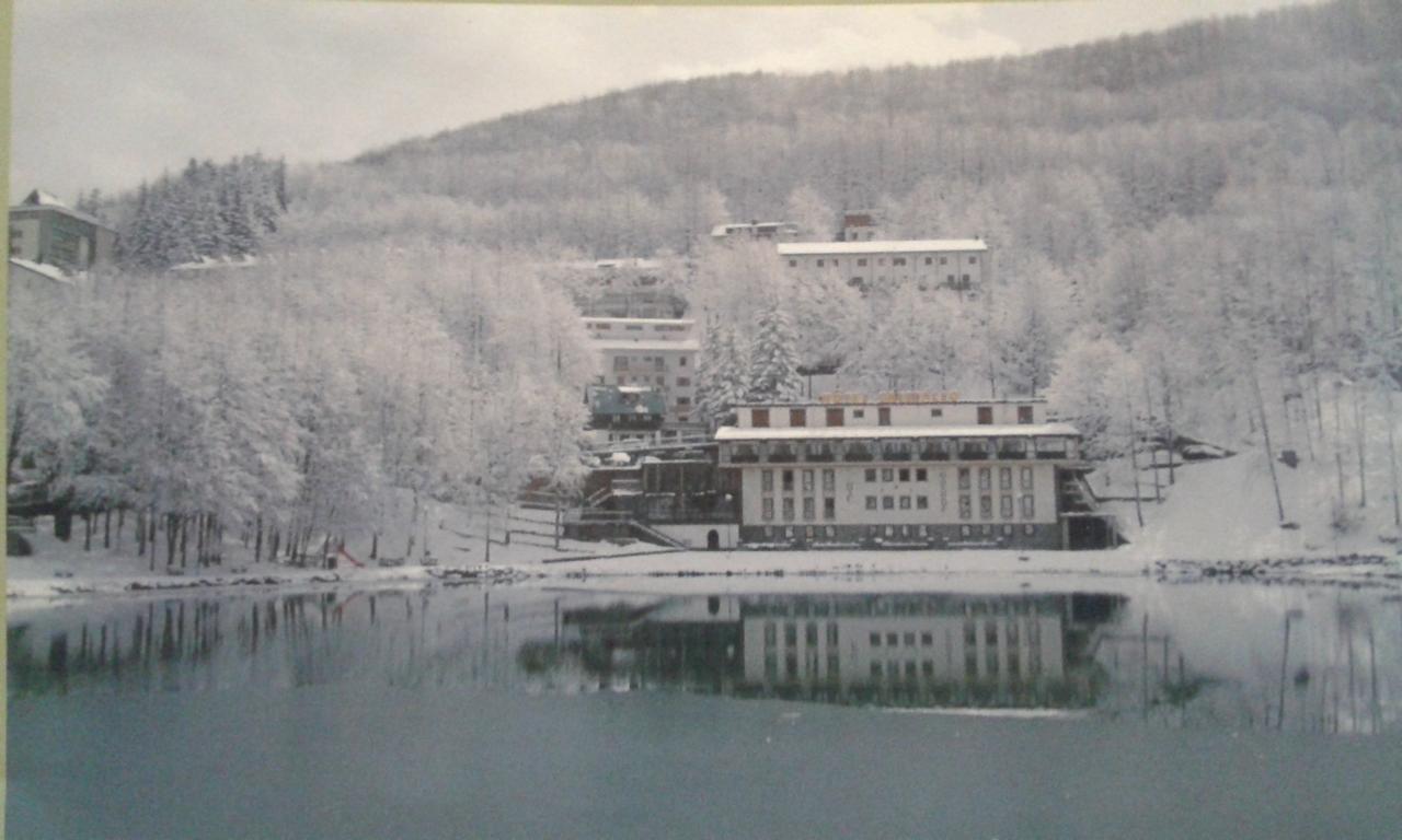Hotel Cristallo Cerreto Laghi Dış mekan fotoğraf